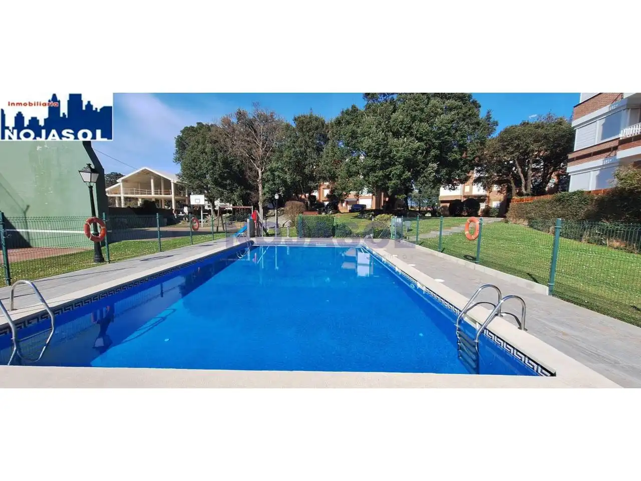 Piscina de Apartament de lloguer en Noja amb Calefacció, Terrassa i Traster