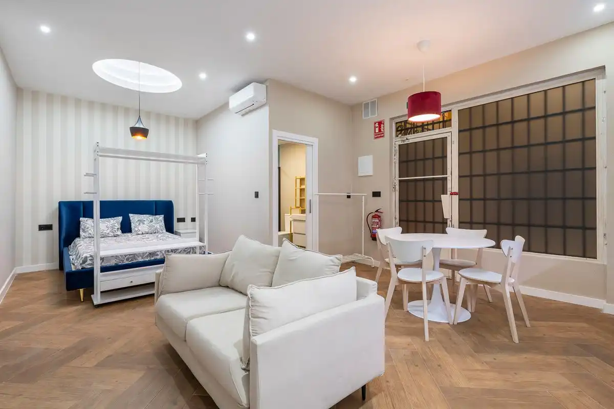 Wohnzimmer von Loft zum Verkauf in Madrid mit Klimaanlage, Heizung und Möbliert
