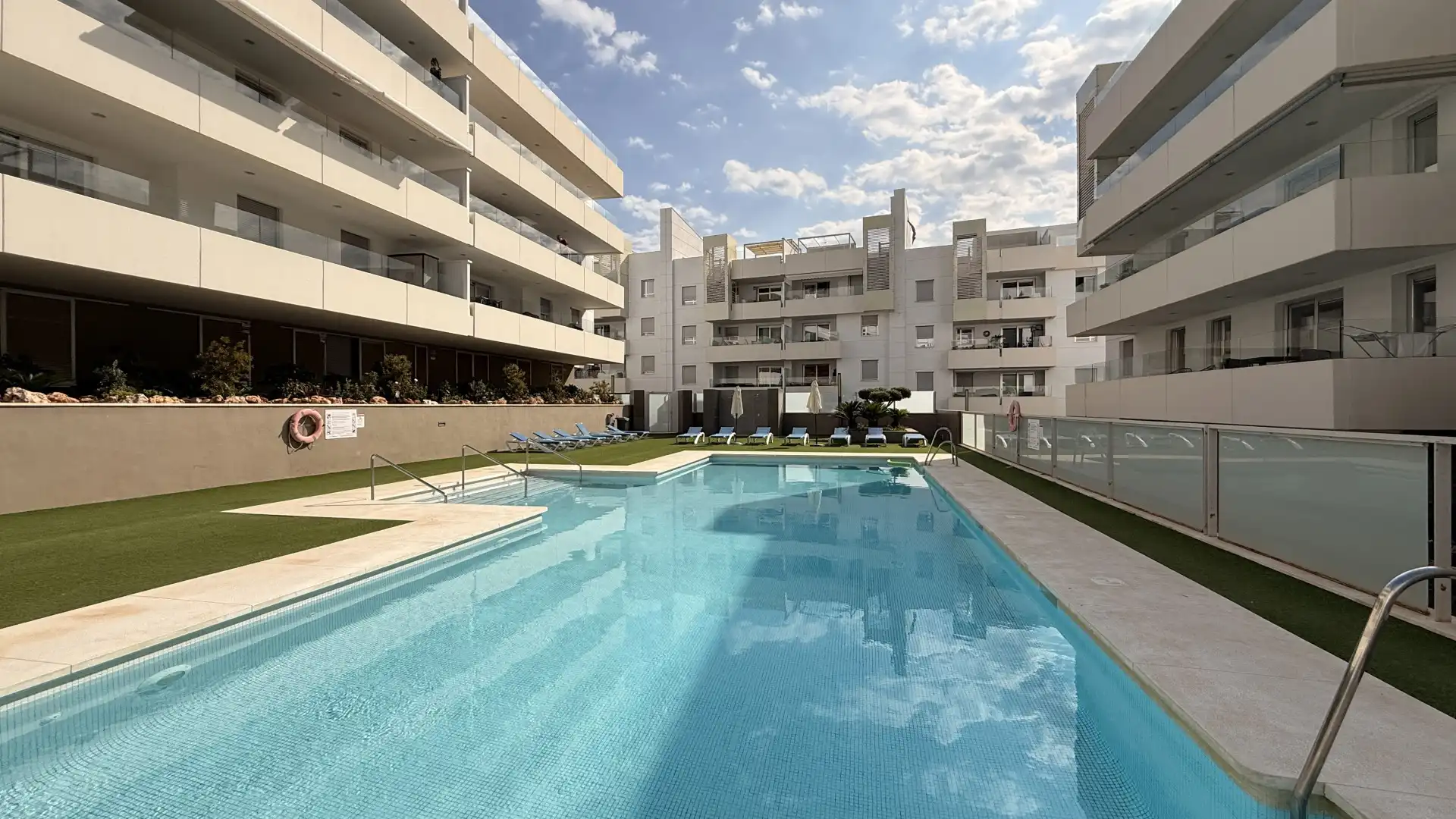 Piscina de Apartament de lloguer en Marbella amb Aire condicionat, Calefacció i Terrassa