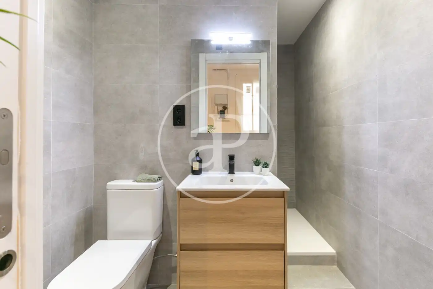 Baño de Piso en venta en Barcelona con Aire acondicionado, Calefacción y Balcón
