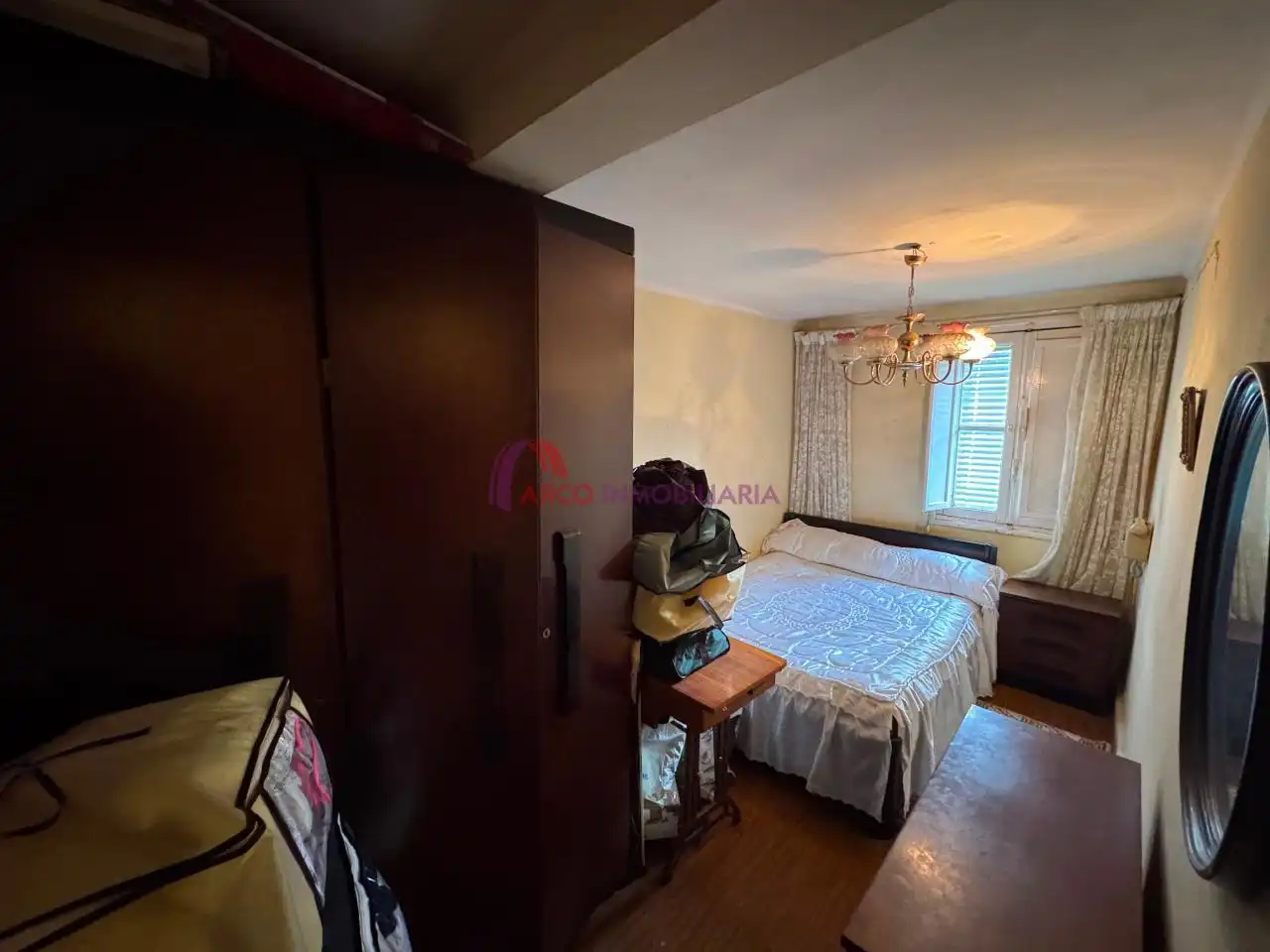 Habitación de Casa adosada en venta en Burgos con Calefacción
