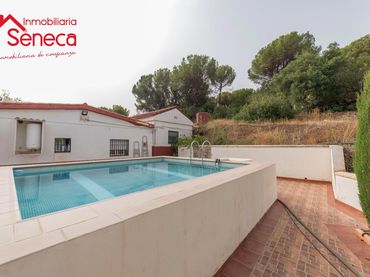 Xalet amb piscina en venda a Periurbano Oeste - Sierra