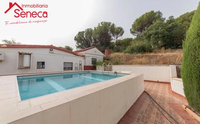 Piscina de Casa o xalet en venda en  Córdoba Capital amb Aire condicionat, Calefacció i Terrassa