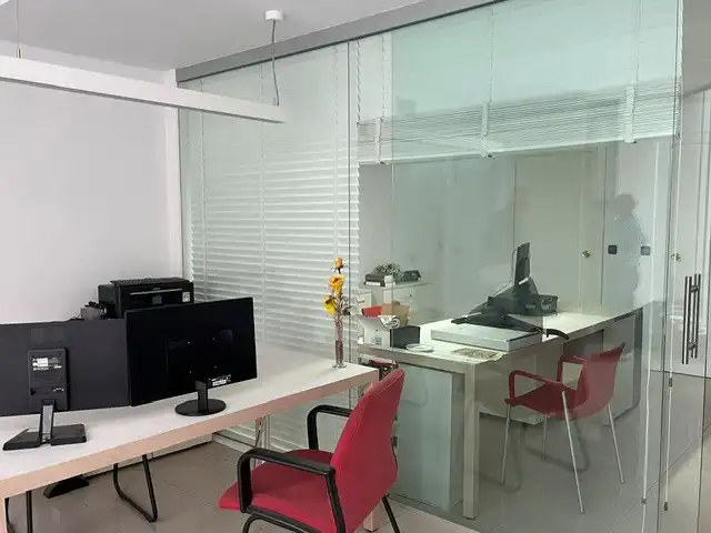Oficina de lloguer en Mollerussa amb Aire condicionat, Calefacció i Moblat