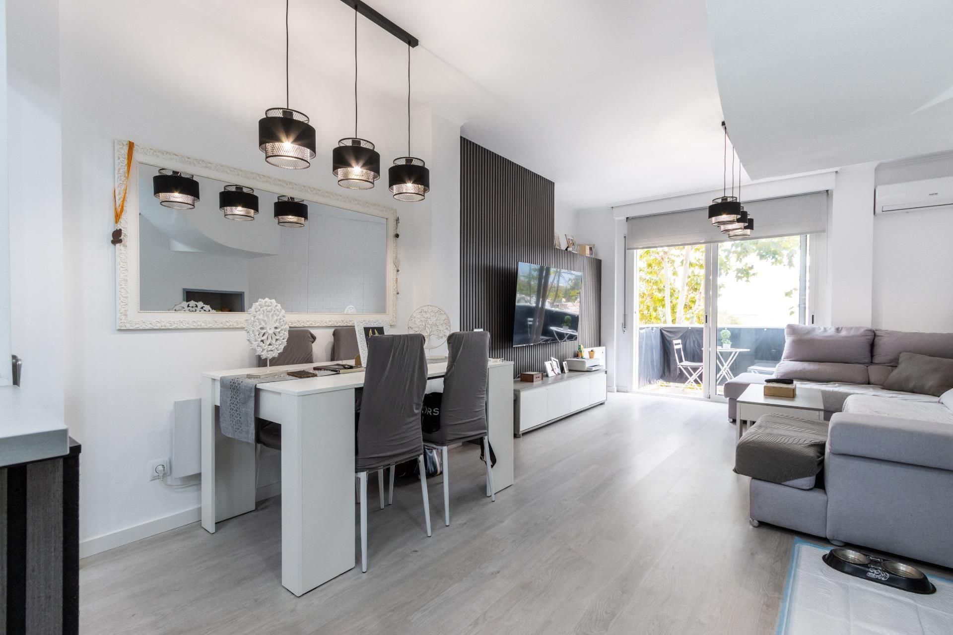 Menjador de Àtic en venda en Ripollet amb Aire condicionat, Calefacció i Terrassa