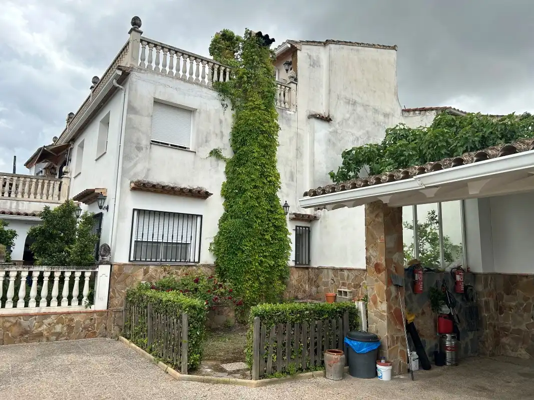 Vista exterior de Casa o xalet en venda en Sempere amb Aire condicionat, Jardí privat i Terrassa
