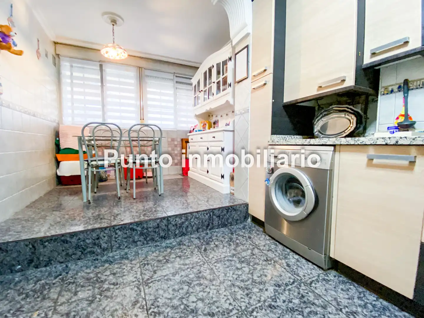Cuina de Casa adosada en venda en Valladolid amb Calefacció, Jardí privat i Parquet