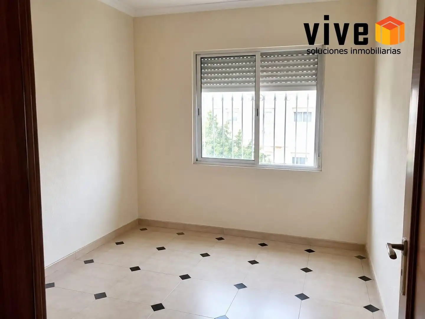 Bedroom of Flat for sale in Sevilla  with Air Conditioner, Terrace and Furnished