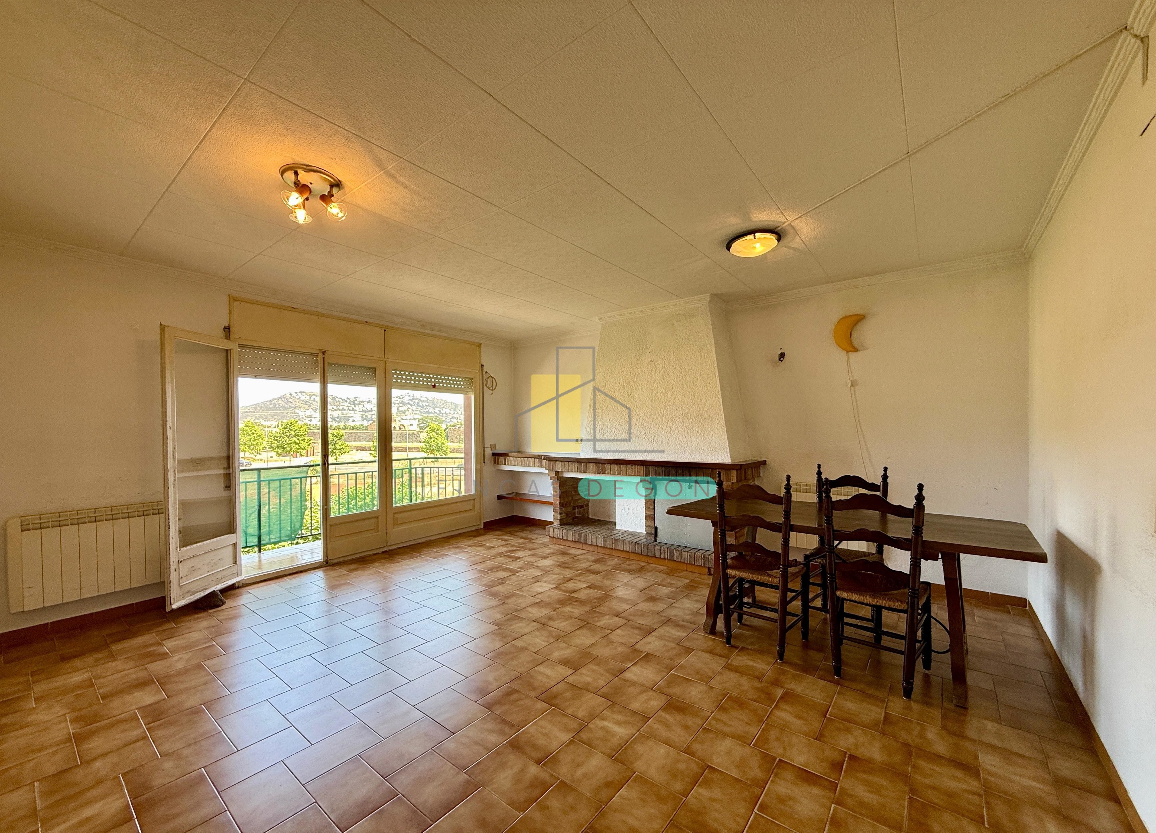 Living room of Apartment for sale in Roses  with Heating, Terrace and Storage room