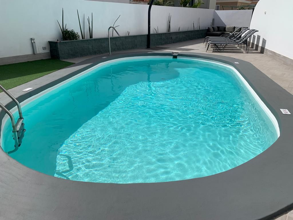 Piscina de Dúplex de alquiler en San Bartolomé de Tirajana con Aire acondicionado, Amueblado y Internet