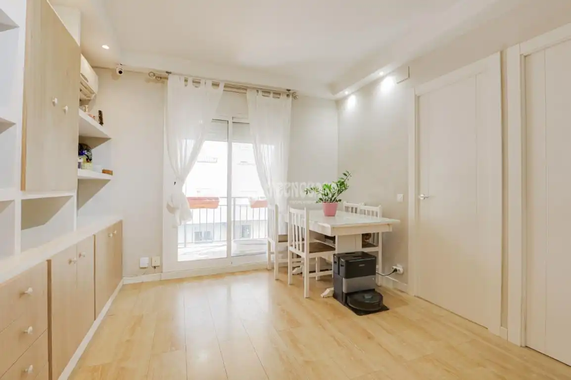 Habitación de Piso en venta en Ripollet con Aire acondicionado, Calefacción y Balcón