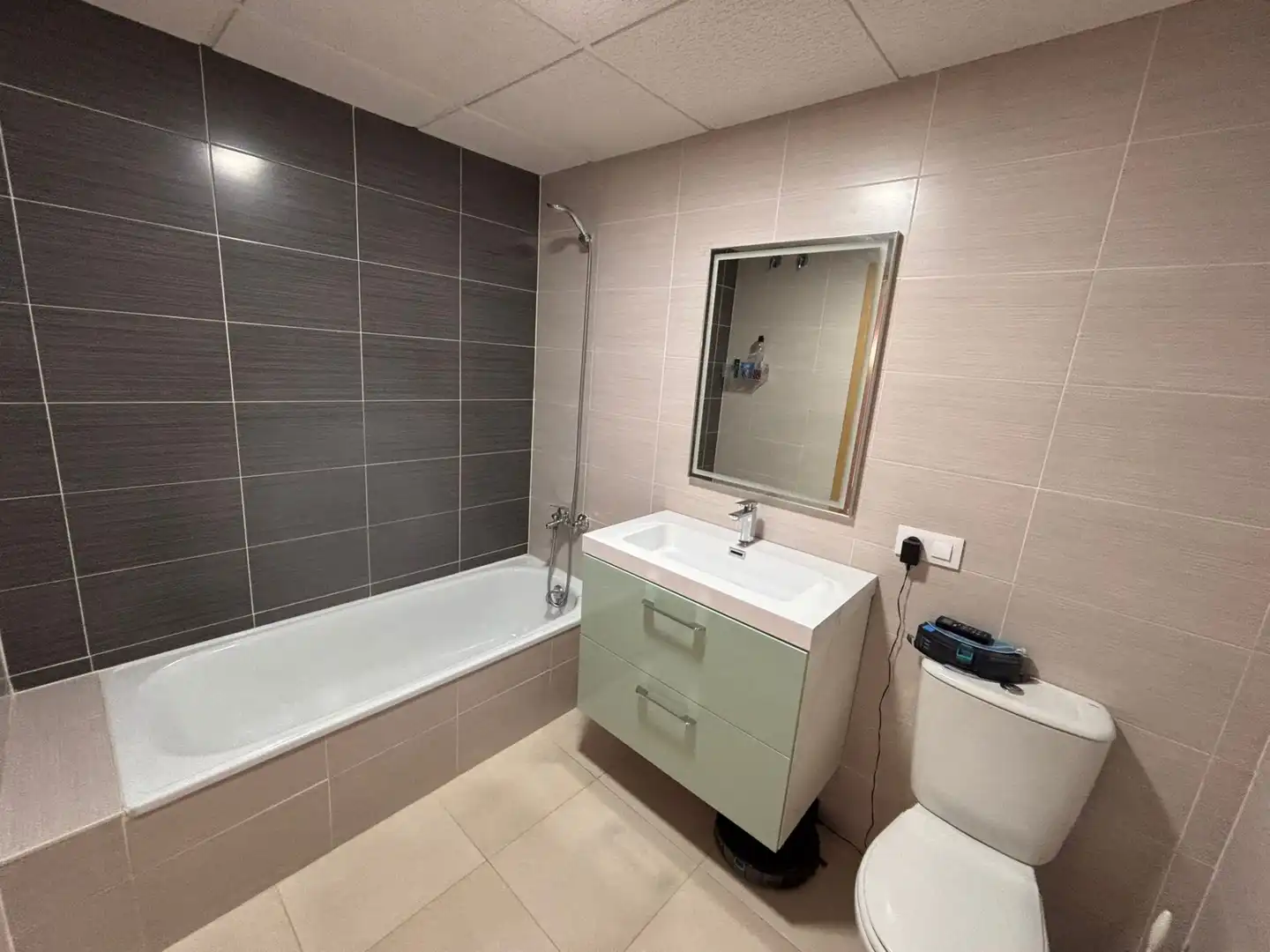 Badezimmer von Einfamilien-Reihenhaus zum Verkauf in Mérida mit Klimaanlage, Heizung und Privatgarten