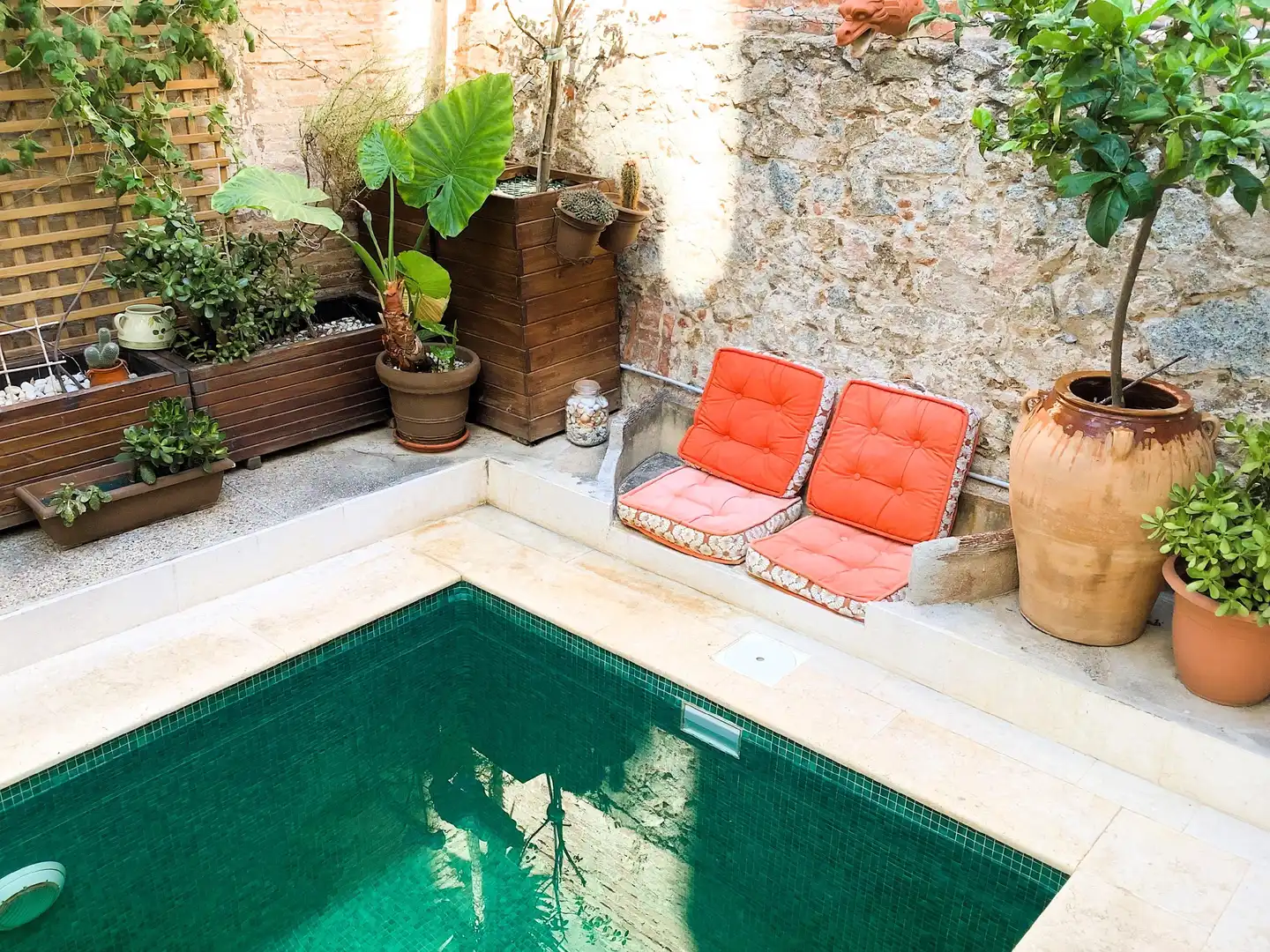 Swimming pool of Ground floor for sale in El Masnou  with Air Conditioner, Heating and Storage room