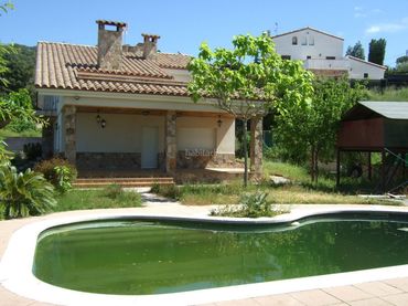 House with pool for sale in Can Massuet del Far
