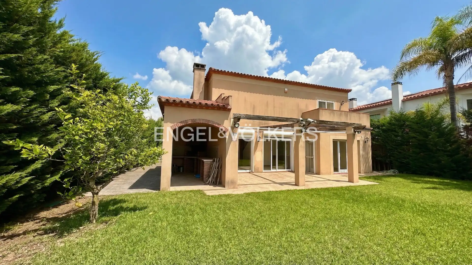 Vista exterior de Casa o xalet en venda en Reus amb Aire condicionat, Calefacció i Jardí privat