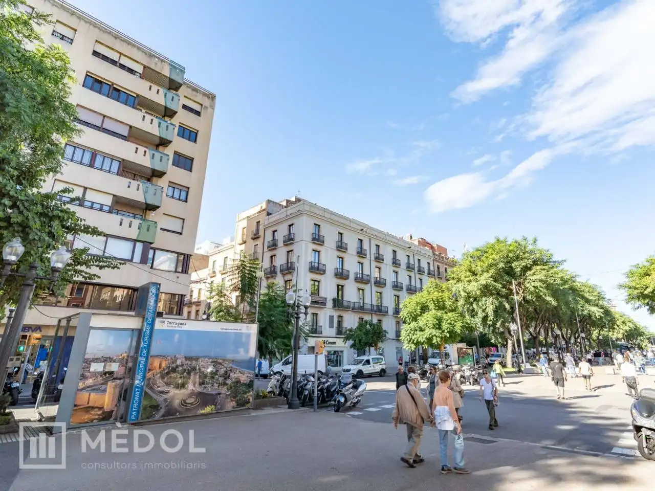 Vista exterior de Piso en venta en Tarragona con Calefacción, Parquet y Amueblado