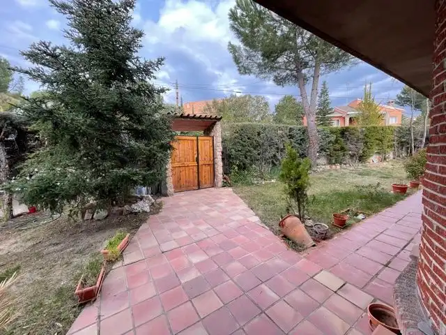 Jardí de Casa o xalet en venda en Valdemorillo amb Calefacció, Jardí privat i Terrassa