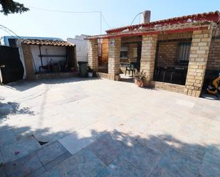 Vista exterior de Casa o xalet en venda en  Huelva Capital amb Piscina