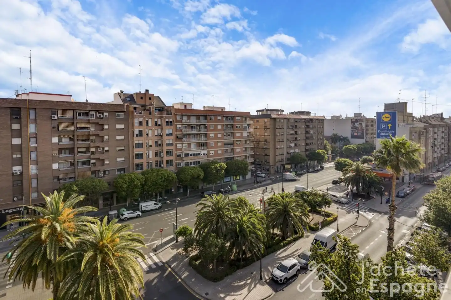 Außenansicht von Maisonette zum Verkauf in Valencia mit Klimaanlage, Heizung und Terrasse