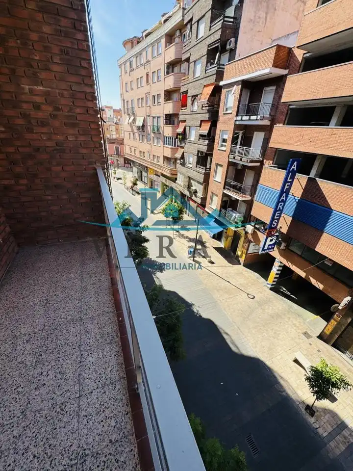 Außenansicht von Wohnung zum Verkauf in Talavera de la Reina mit Heizung, Terrasse und Möbliert