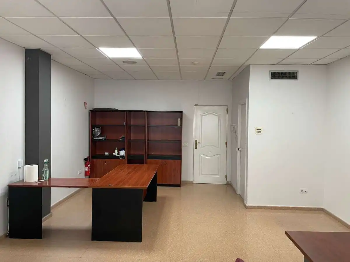 Büro zum Verkauf in Huércal de Almería mit Möbliert