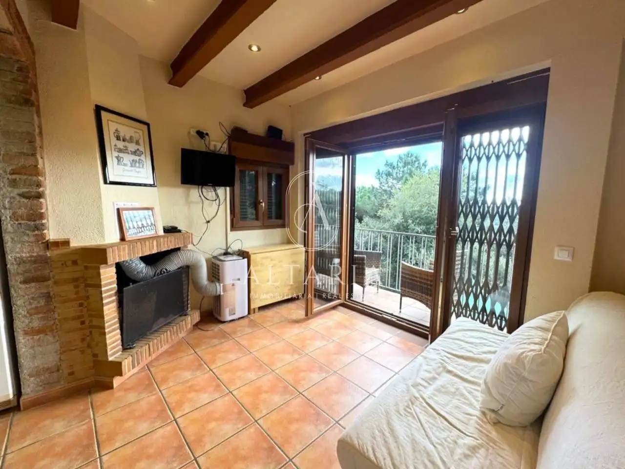 Sala d'estar de Finca rústica en venda en Llagostera amb Jardí privat, Terrassa i Piscina