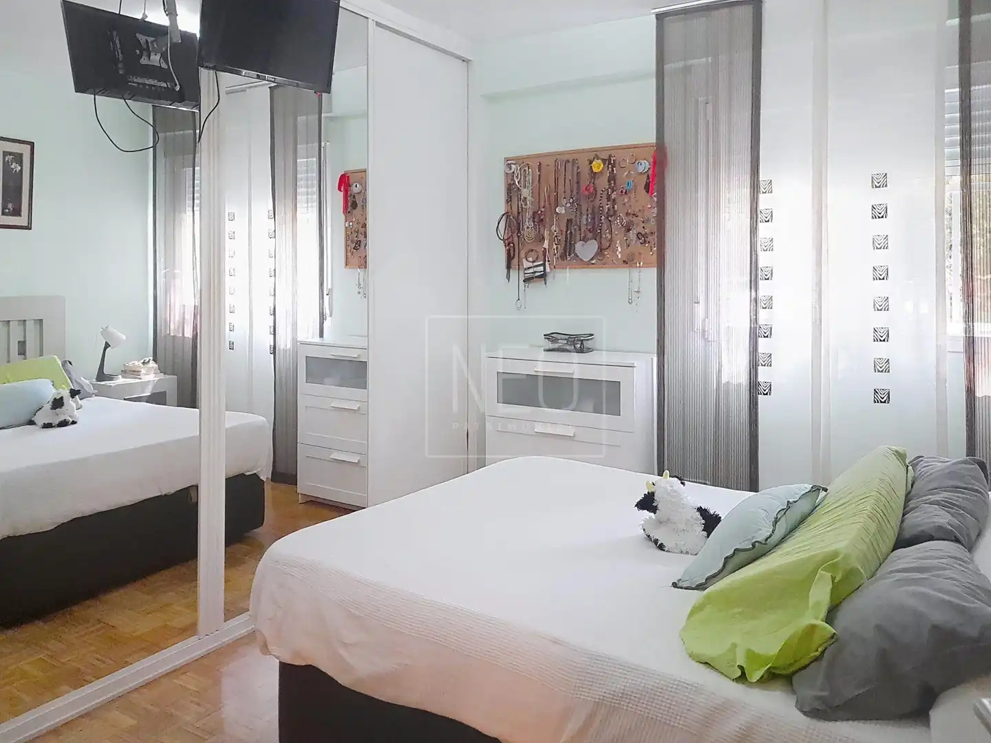 Habitación de Planta baja en venta en Madrid con Calefacción, Parquet y Terraza
