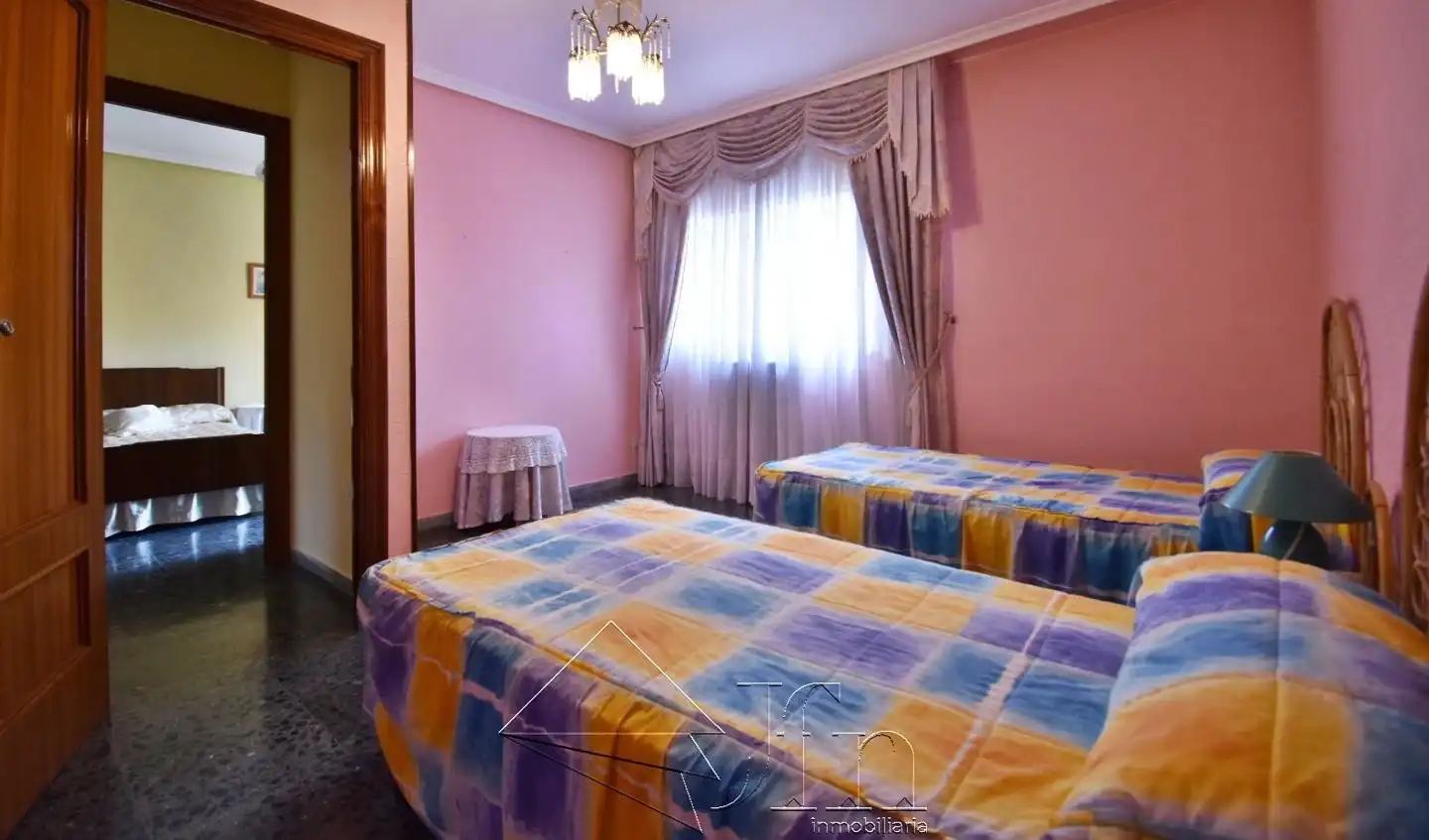Schlafzimmer von Einfamilien-Reihenhaus zum Verkauf in Íscar mit Heizung und Balkon