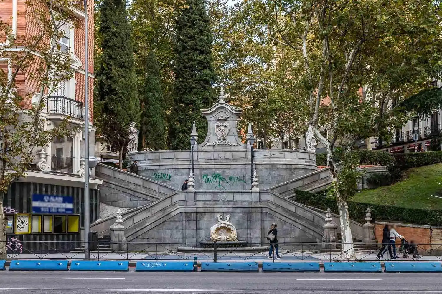 Außenansicht von Wohnung zur Miete in Madrid mit Klimaanlage, Heizung und Möbliert