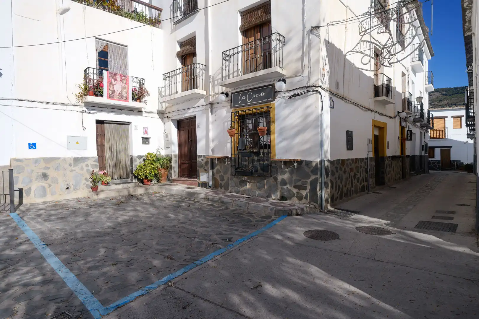 Exterior view of Commercial properties for sale in Bérchules  with Terrace and Furnished