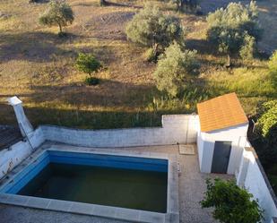 Piscina de Casa o xalet en venda en Cala amb Aire condicionat, Terrassa i Piscina