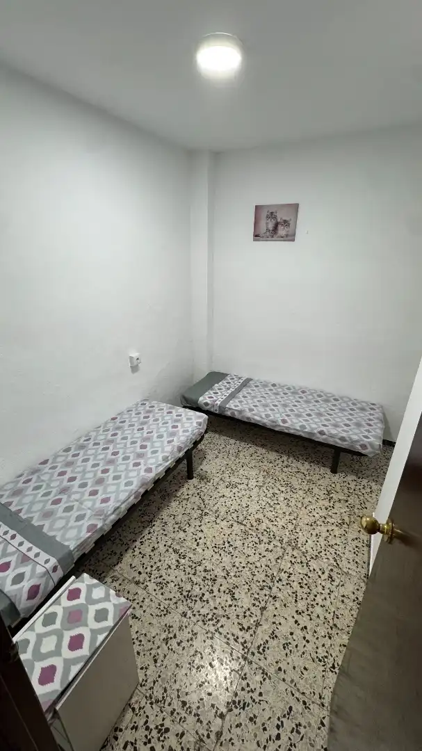 Dormitori de Casa o xalet de lloguer en Brenes amb Aire condicionat, Traster i Moblat