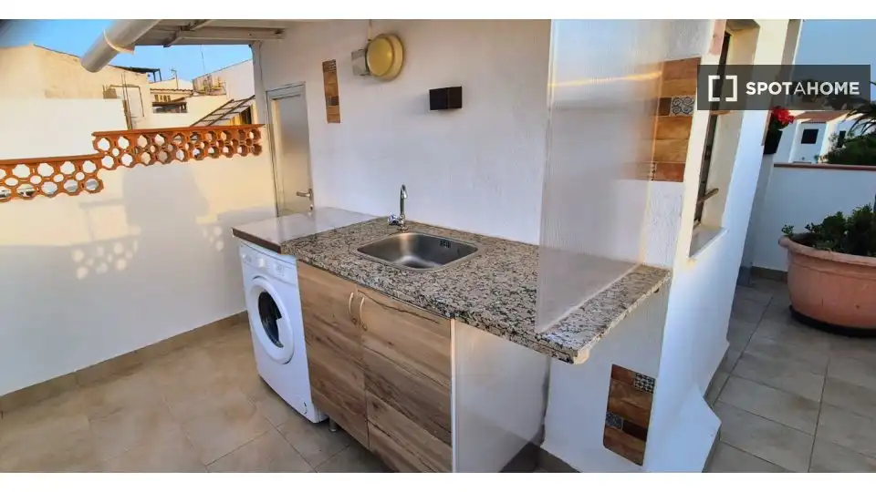 Cocina de Estudio para compartir en Arona con Aire acondicionado, Terraza y Amueblado