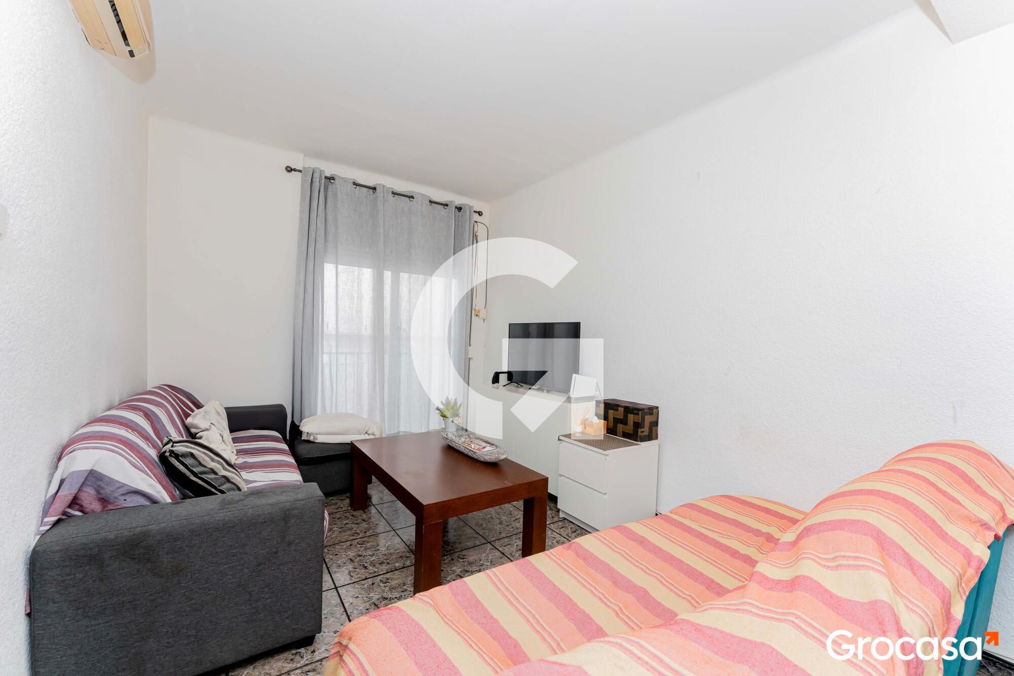 Dormitori de Àtic en venda en Cornellà de Llobregat amb Aire condicionat, Forn i Balcó