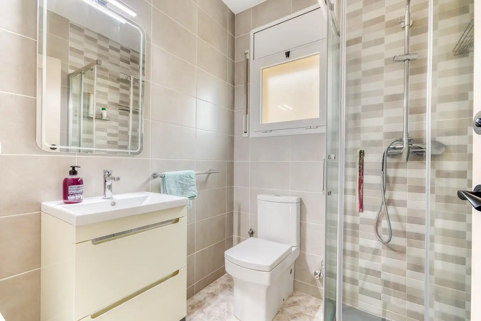 Baño de Casa adosada en venta en Vilafant, Girona
