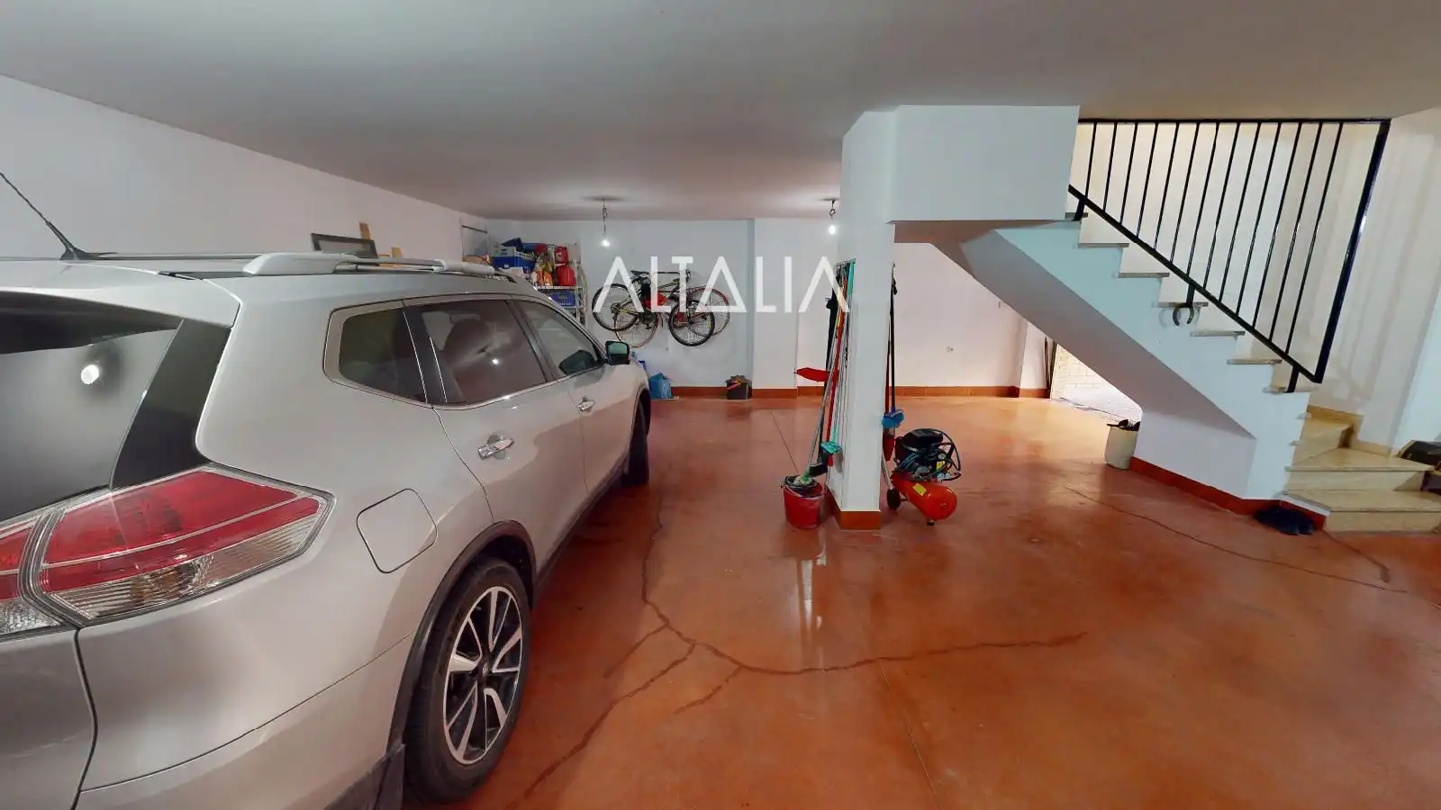 Casa adosada en venta en Cuenca con Calefacción, Piscina y Piscina comunitaria