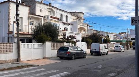 Foto 2 de Casa adosada en venda a Passatge Port Rhodes, 1, Cap Ras - Creus - Falconera, Empuriabrava