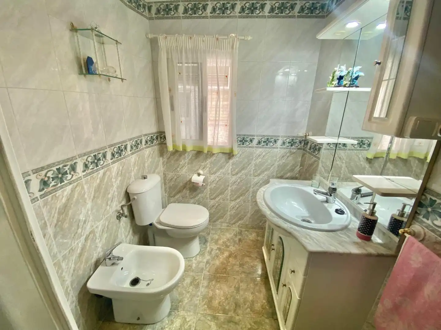 Bathroom of Flat for sale in Granada  with Furnished and Balcony