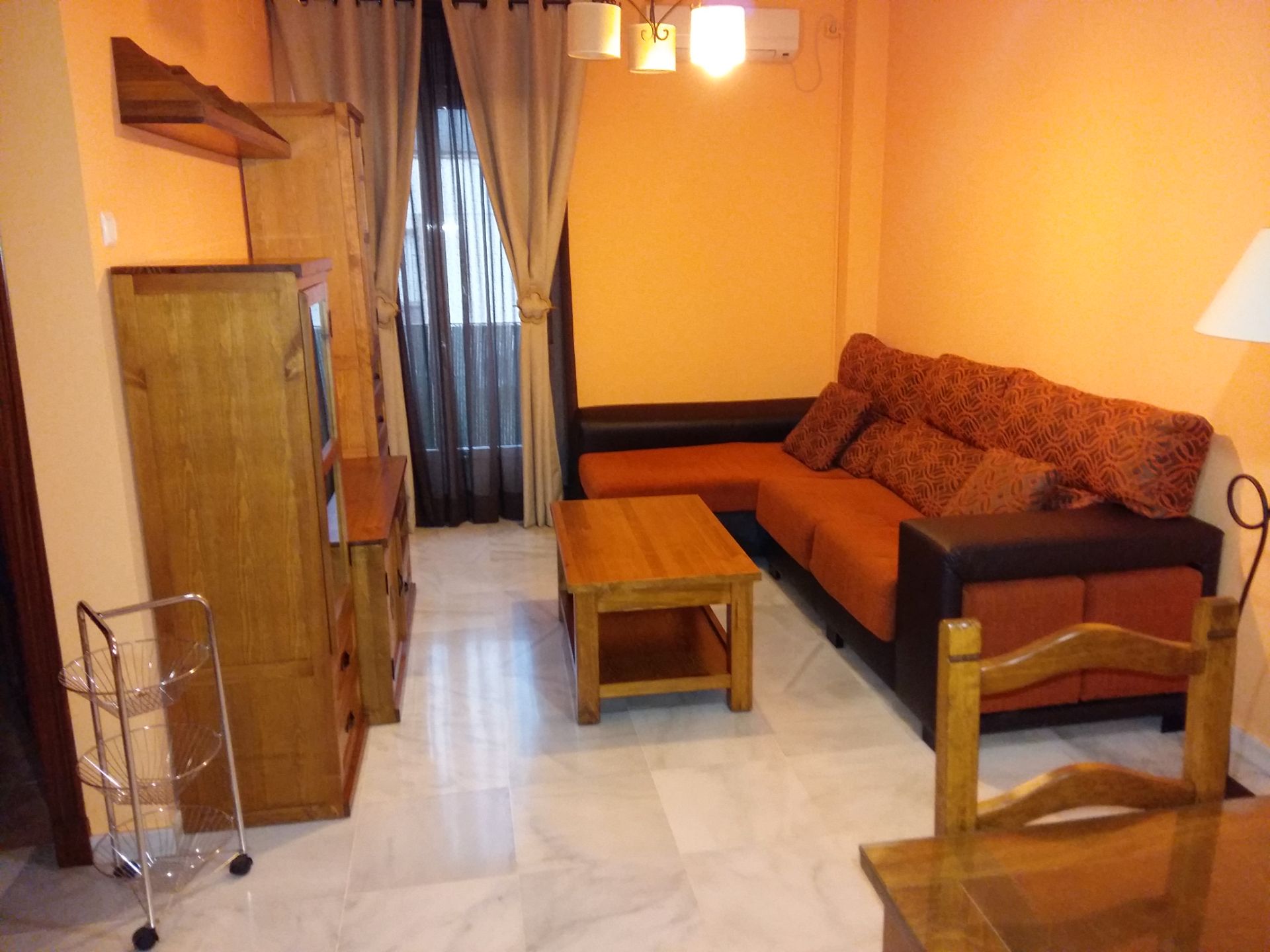 Sala d'estar de Pis en venda en Alcalá de Guadaira amb Moblat, Rentadora i Balcó