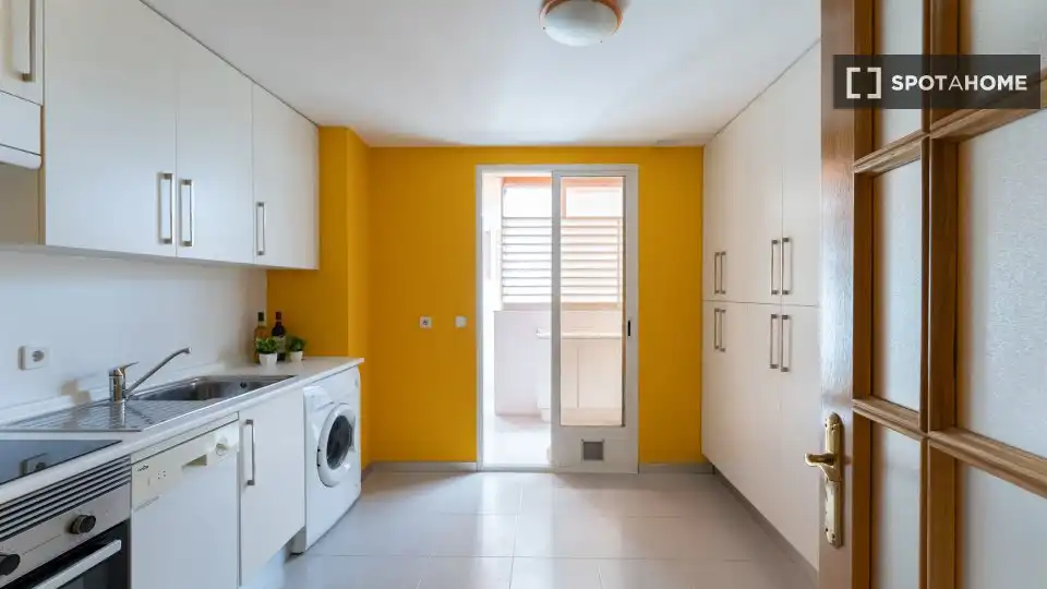 Kitchen of Flat for rent in Madrid  with Air Conditioner, Heating and Furnished