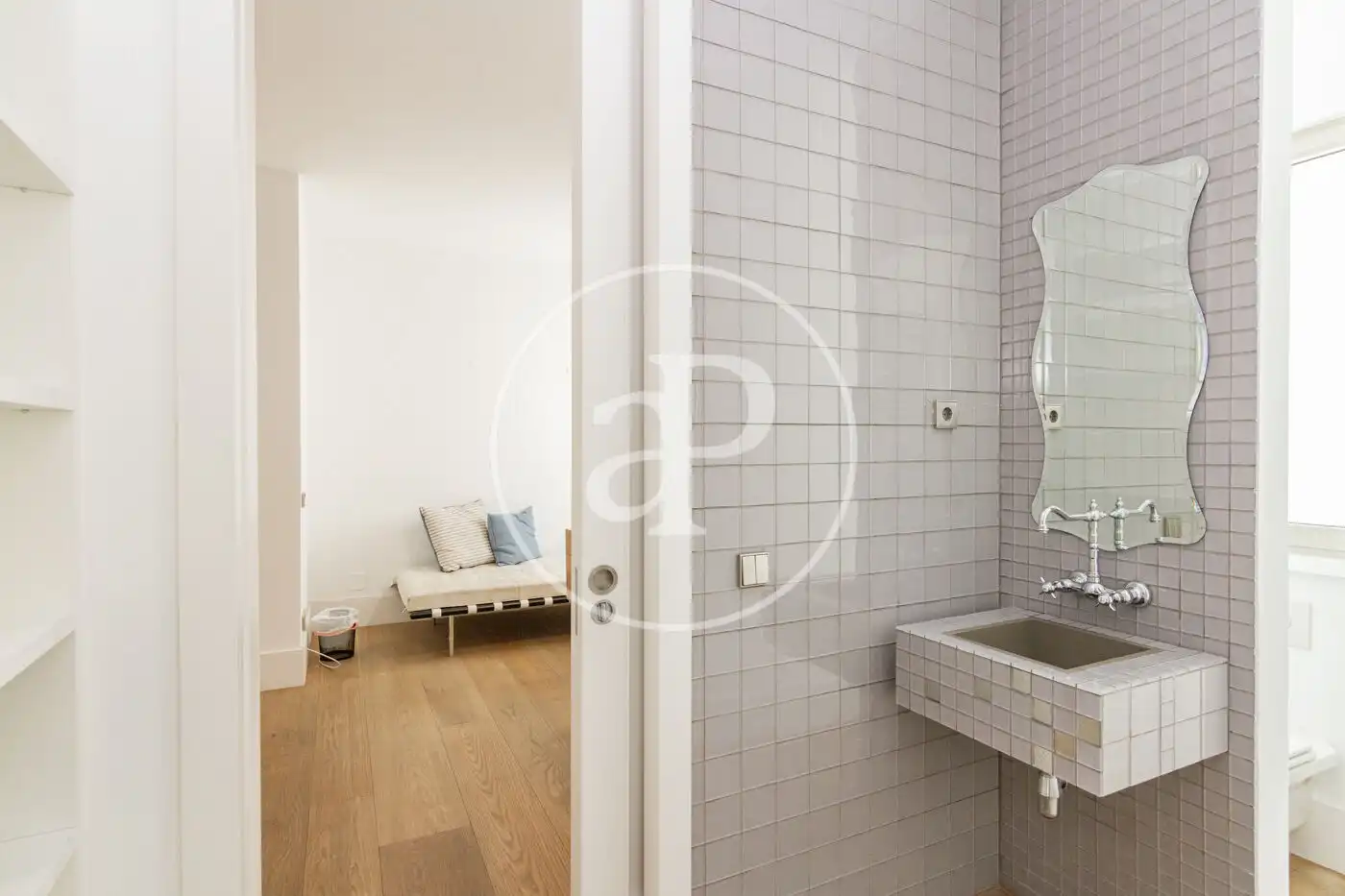Baño de Ático en venta en Madrid con Aire acondicionado, Calefacción y Jardín privado