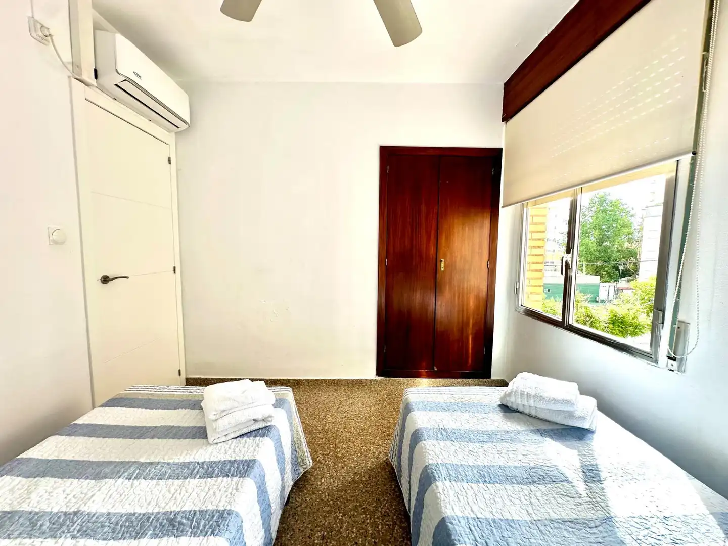 Habitación de Apartamento de alquiler en Gandia con Aire acondicionado, Calefacción y Amueblado