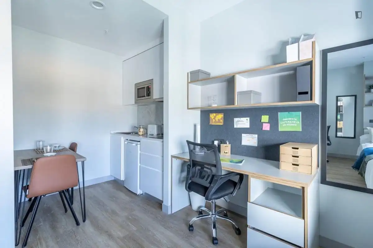 Habitación de Piso para compartir en Sevilla con Piscina, Amueblado y Internet