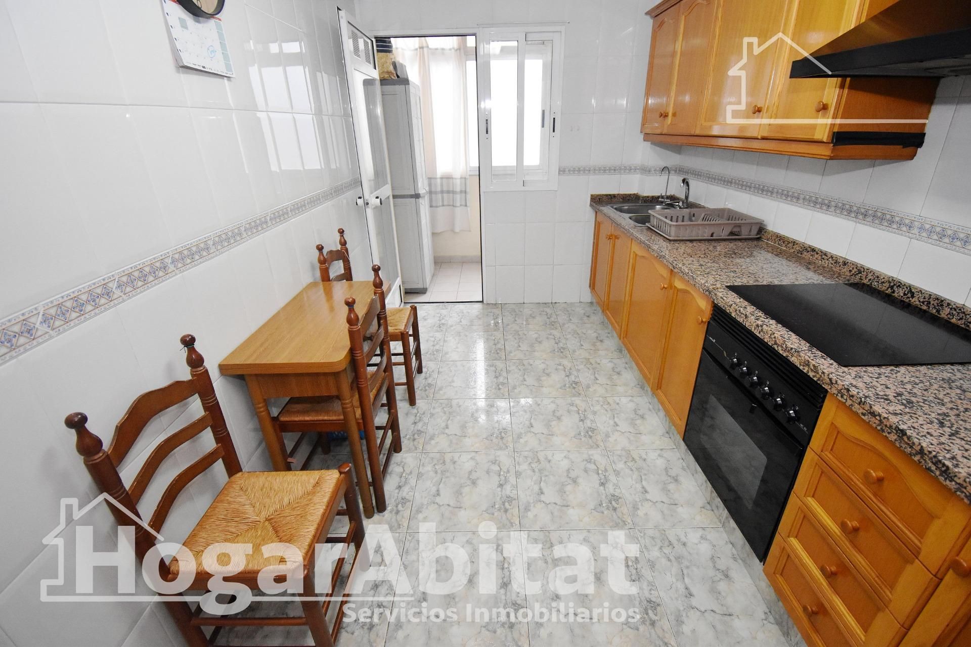 Kitchen of Flat for sale in Castellón de la Plana / Castelló de la Plana  with Air Conditioner, Storage room and Furnished