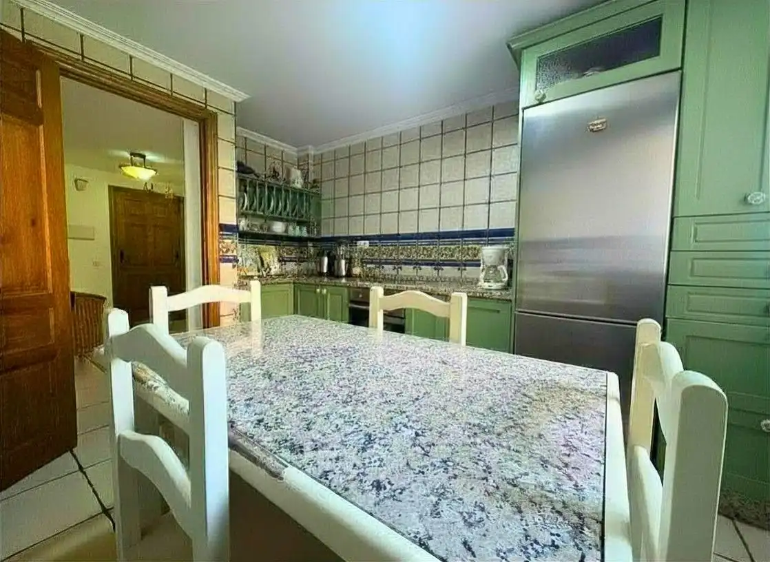 Küche von Wohnung zum Verkauf in Tarifa mit Abstellraum und Alarm