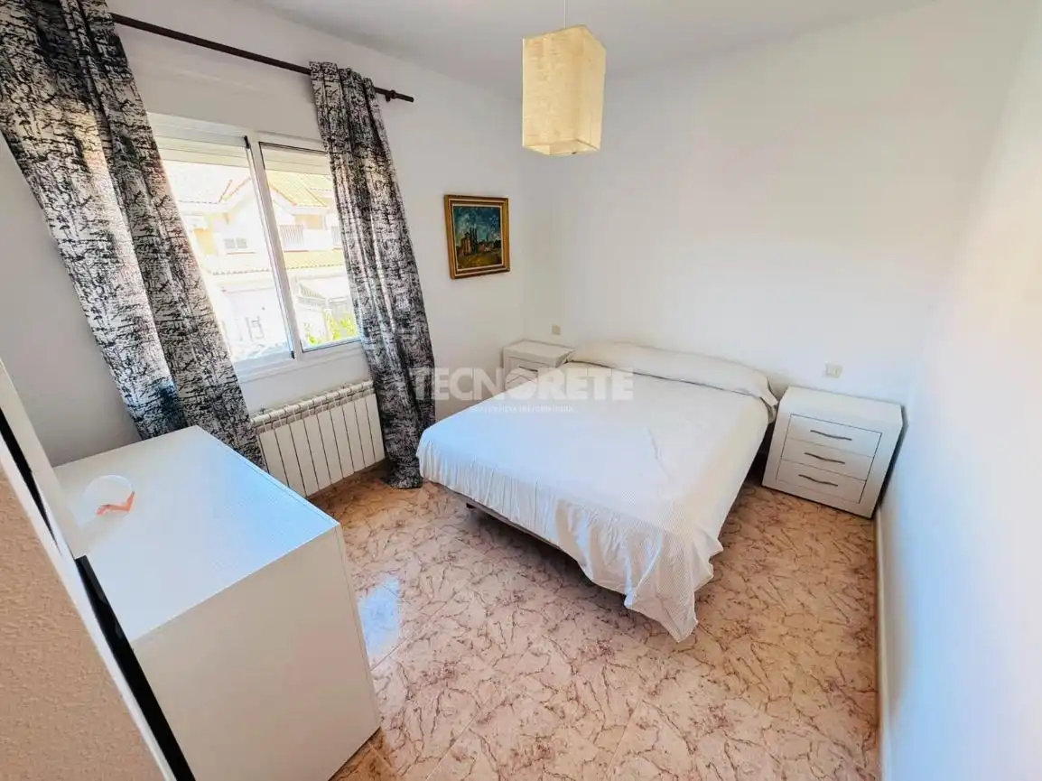 Dormitori de Casa adosada en venda en Albarreal de Tajo amb Aire condicionat, Jardí privat i Terrassa