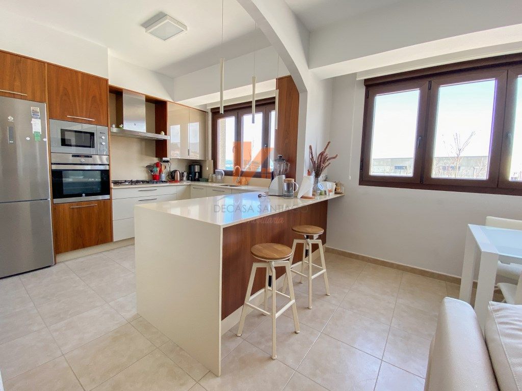 Cuina de Casa o xalet en venda en Porto do Son amb Aire condicionat, Terrassa i Rentadora