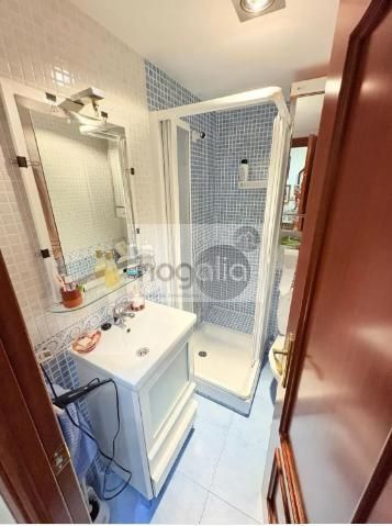 Bathroom of Flat to rent in  Sevilla Capital  with Air Conditioner, Terrace and Furnished