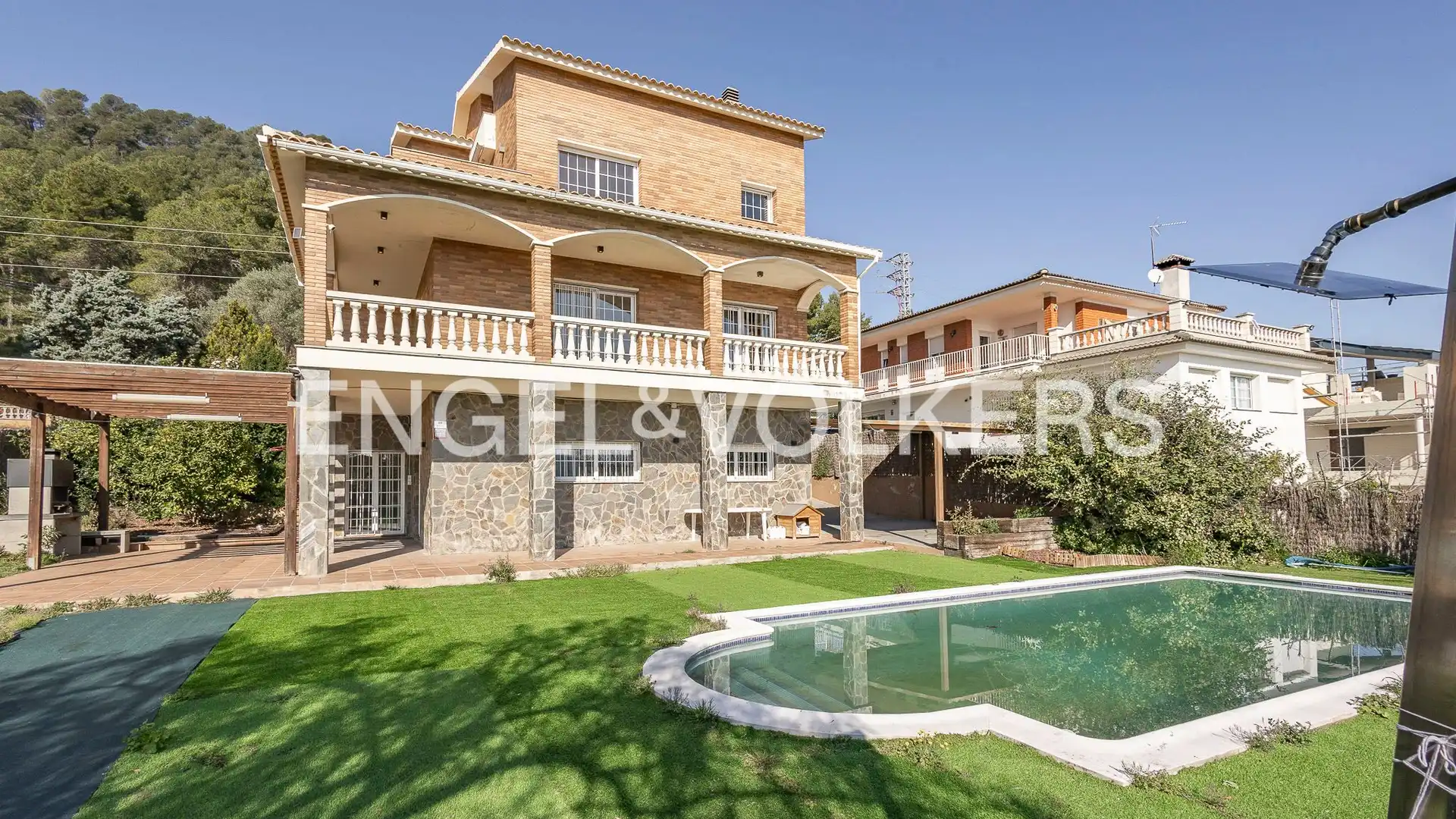 Vista exterior de Casa o chalet de alquiler en Vallirana con Aire acondicionado, Calefacción y Jardín privado