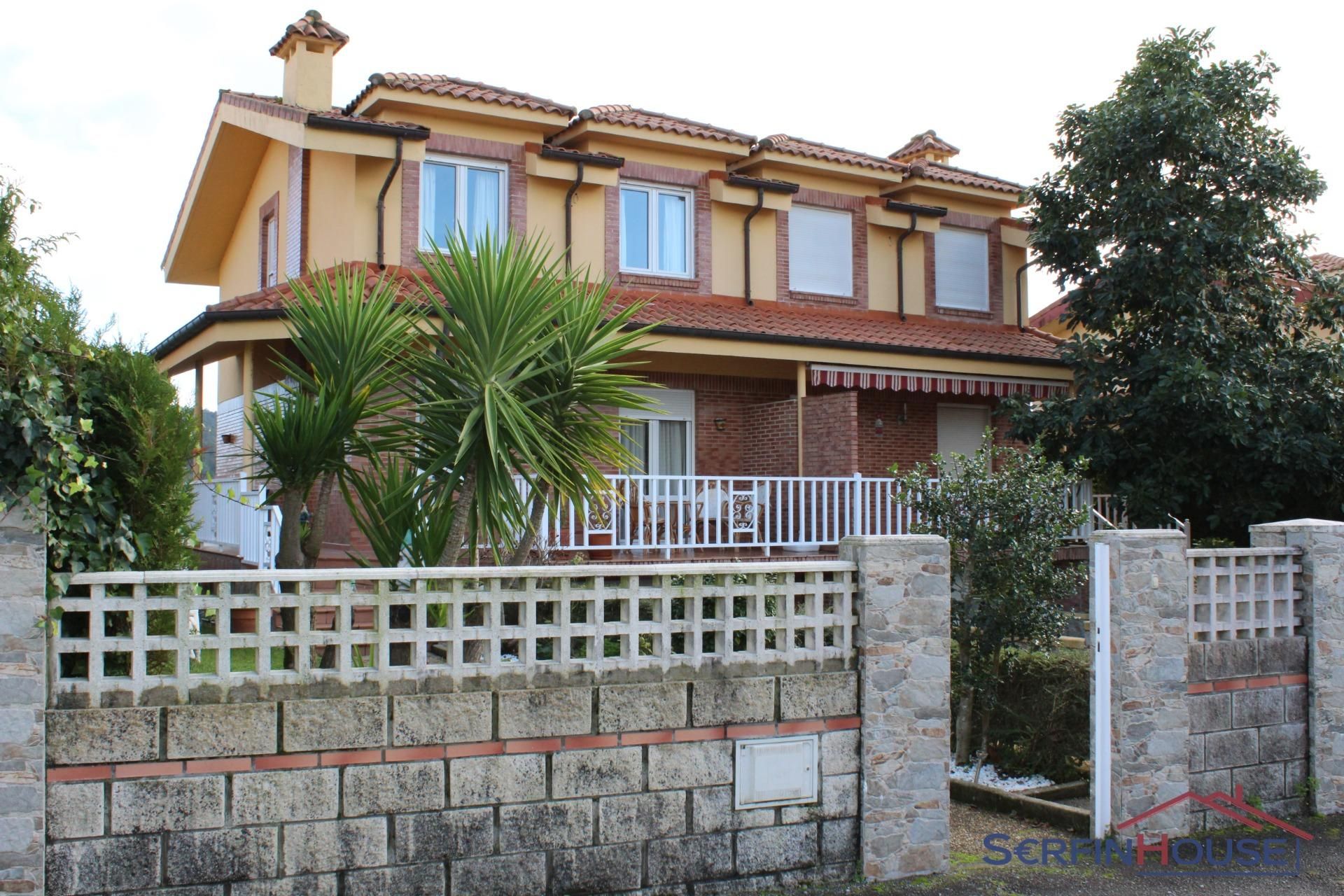 Casa adosada en venda a Barrio Escajal